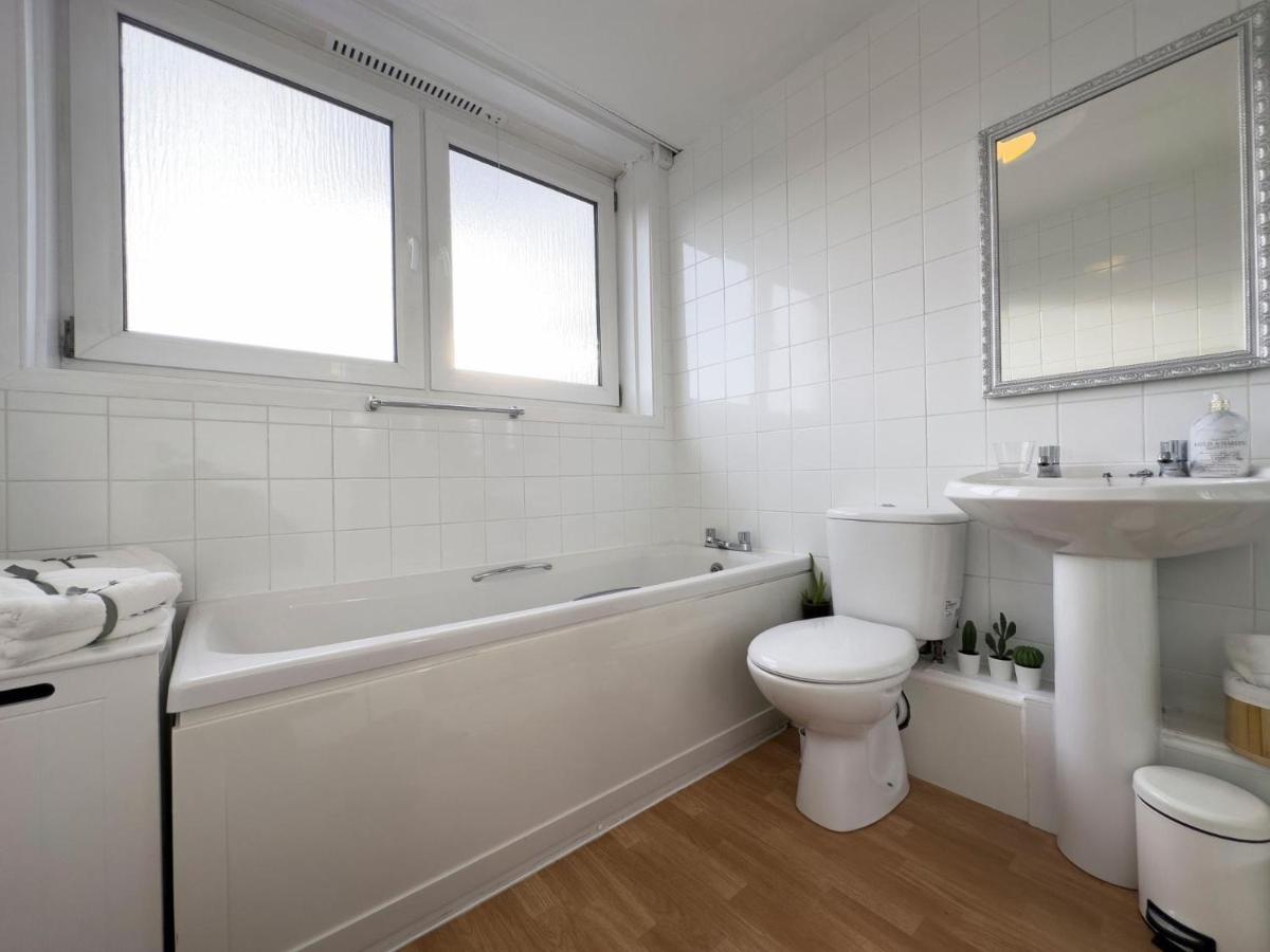 Scandi Style Apartment With Stunning Views Linlithgow Bagian luar foto