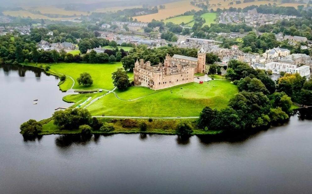 Scandi Style Apartment With Stunning Views Linlithgow Bagian luar foto